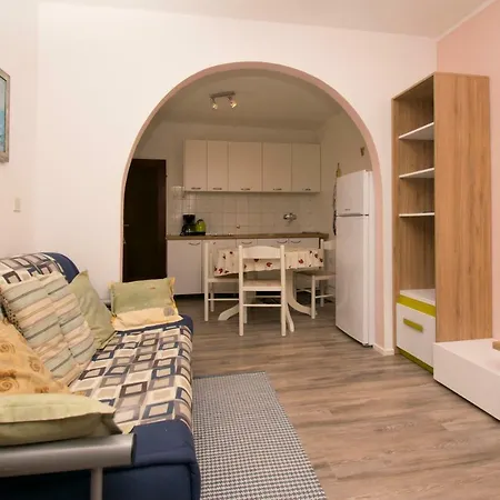 One Bedroom Near The Kamenjak Park In Prematura شقة