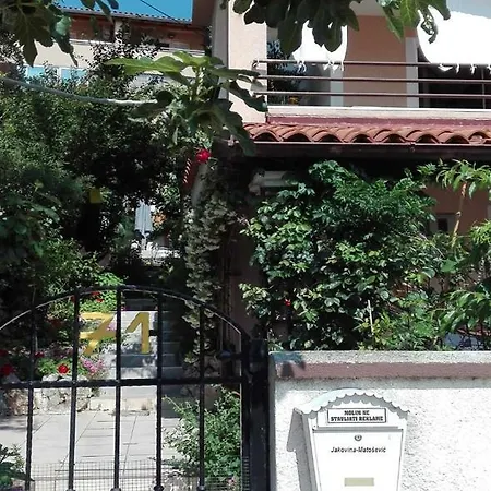 Apartment One Bedroom Near The Kamenjak Park In Prematura *