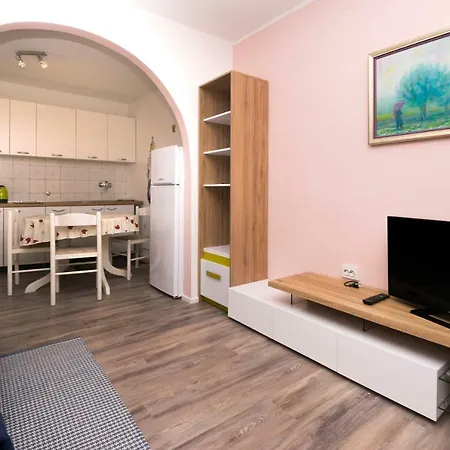 Apartment One Bedroom Near The Kamenjak Park In Prematura Premantura